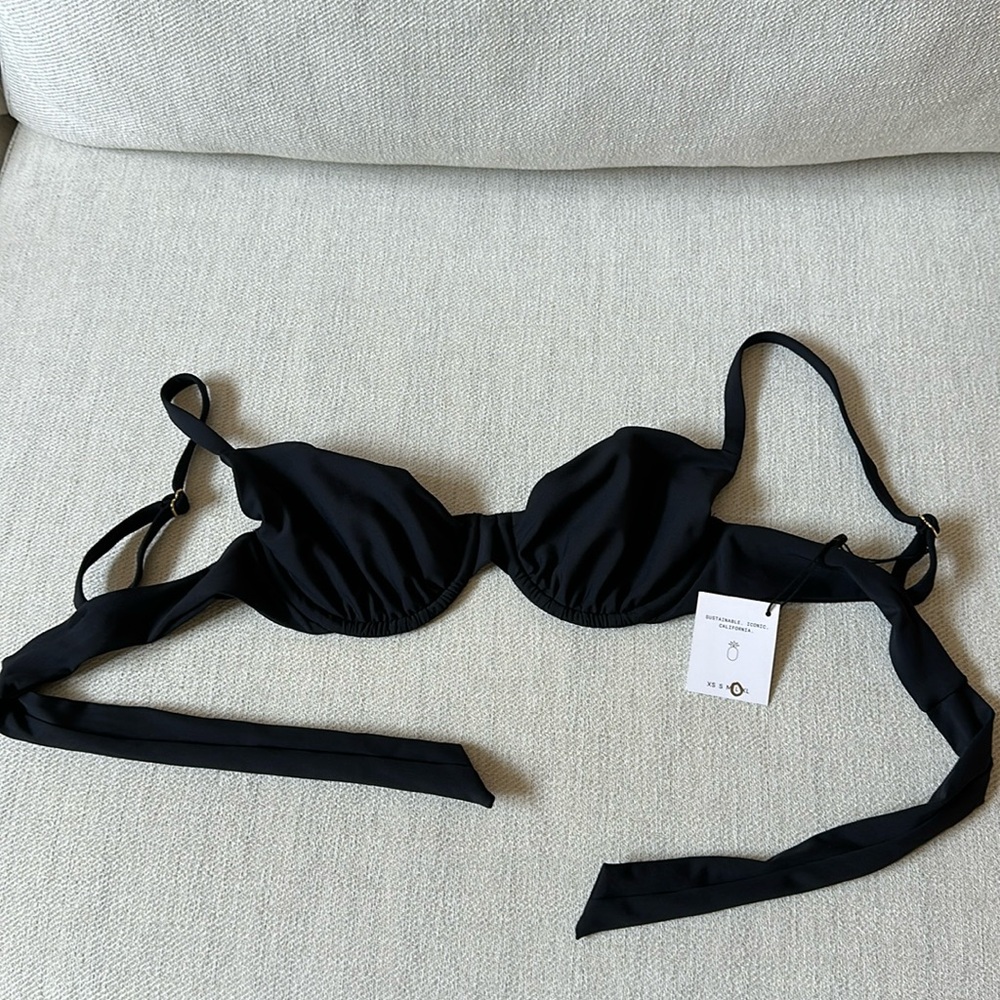 NWT Skatie Lola Top in Black - L
